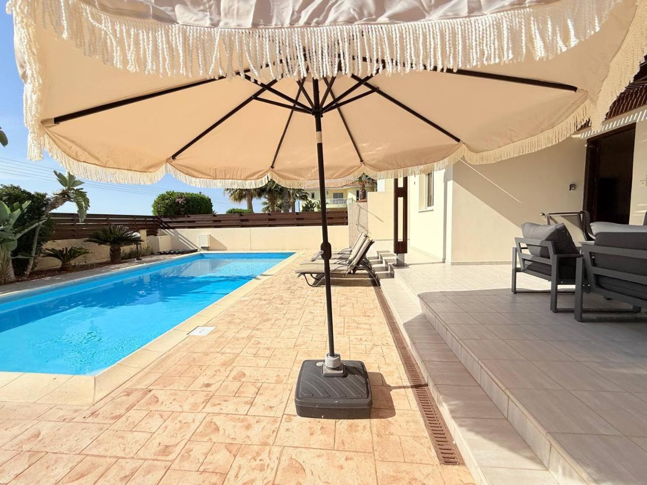 Atlantica 4 Bedroom Villa Near The Beach Protaras Exterior foto